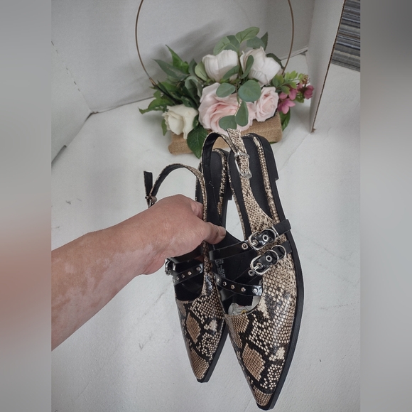 Women's Snakeskin Slingback Flats - Picture 3 of 8